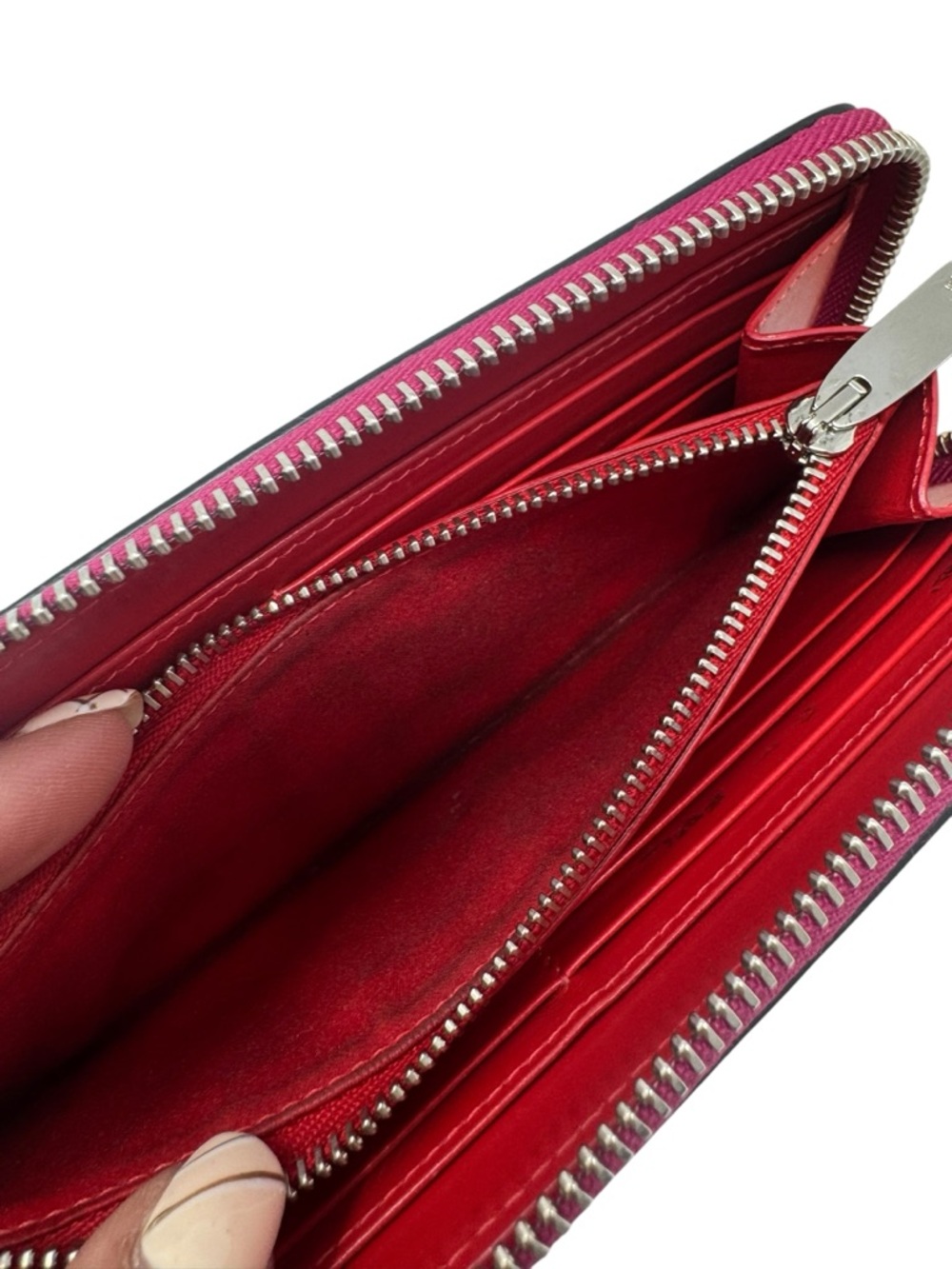 ✨🛍️ Christian Louboutin Fuchsia Panettone Studded Long Zip Around Wallet - Picture 5 of 6